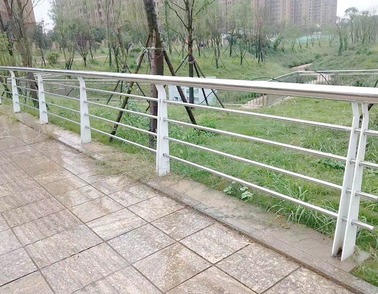 304黑马人工计划(官方)网站管户外栏杆 304黑马人工计划(官方)网站管户外栏杆